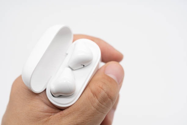 Experience Real-Time Translation Using M95 Translator Earbuds