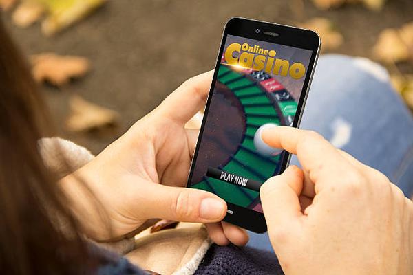 Reviewing Advanced Slot Features at the top online casinos for Gamers